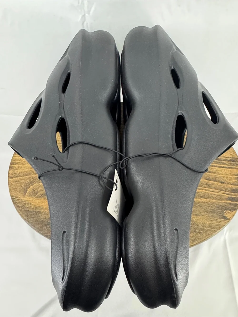 NWT Urban Outfitters Mens Black Foam Recovery Slides Sandals, sz 10
